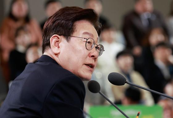 李대통령, 막스 베버 언급하며 "잘하기 경쟁해야…정치 정상화 중요"