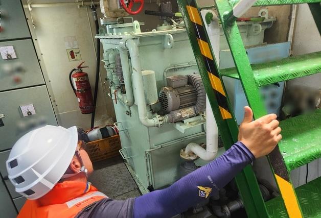 제주 해상에 분뇨 5.8톤 불법 배출한 화물선 적발