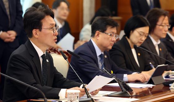 비상경제본부회의 발언하는 김민석 총리