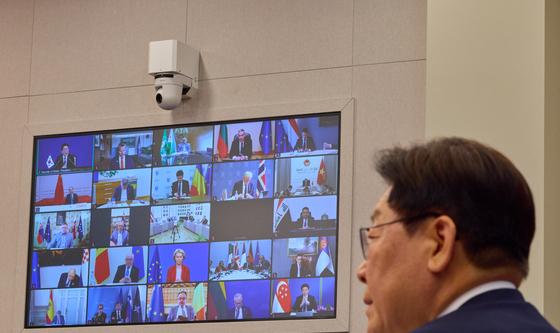 이재명 대통령,  '호르무즈 해협 자유항행' 정상회의 참석