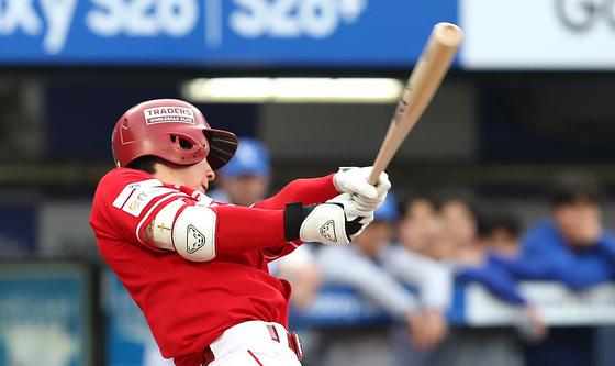 '개막 19경기 연속 안타' 박성한, 프로야구 새 기록 달성