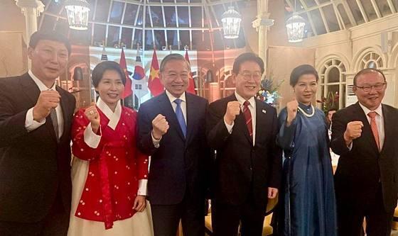 기념촬영 하는 이재명 대통령