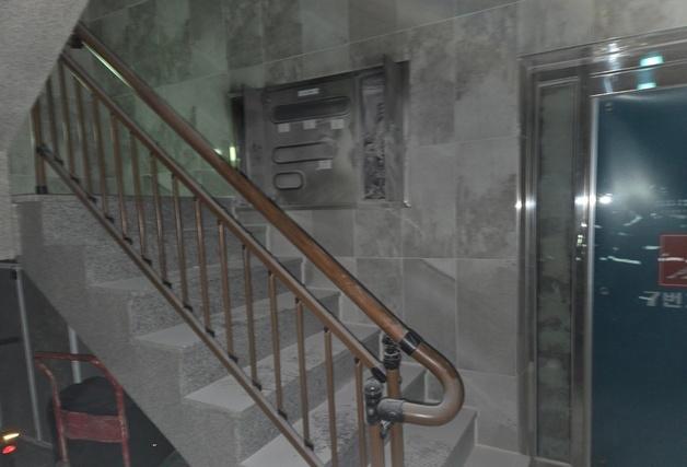 서귀포 4층짜리 공동주택 1층서 화재 12명 대피…60대 경상