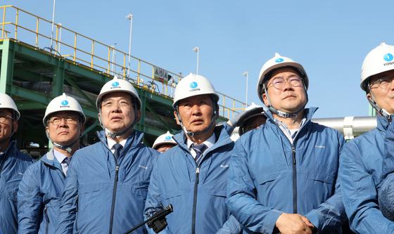 LNG 생산시설 살펴보는 정청래 대표