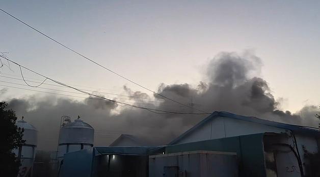 제주 양돈장 화재…소방 "대응 1단계 발령, 큰 불길 잡아"(종합)