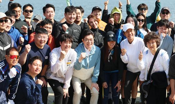 한강공원에서 러너들 만난 정원오