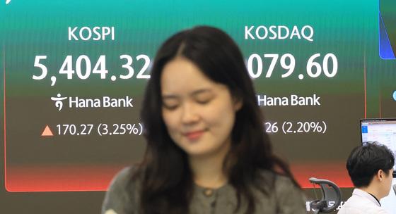 상승 출발하는 코스피, 5400선 회복