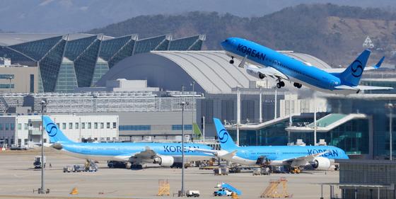 "제주 왕복 93만원이라니"…'금값' 된 하늘길에 관광업계 비상