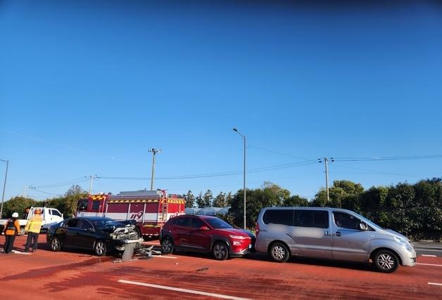 서귀포 남원읍서 차량 4대 연쇄 추돌…5명 경상