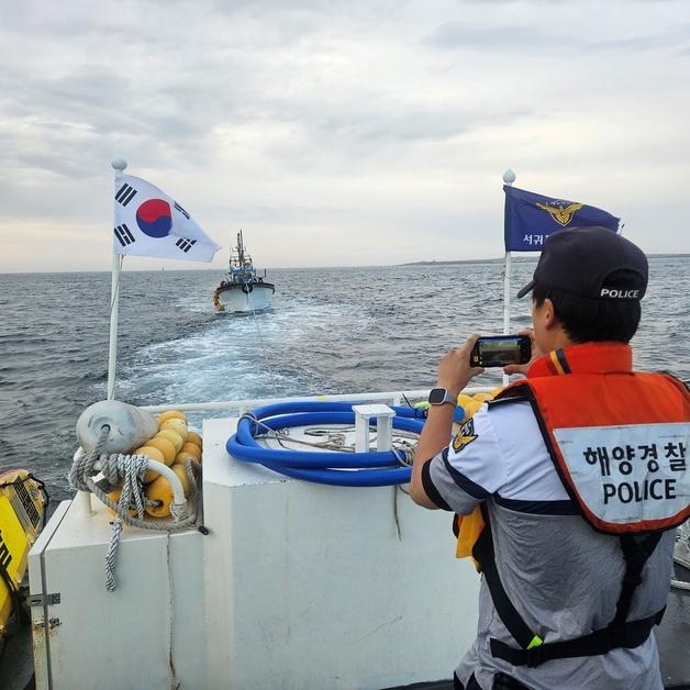 서귀포 가파도 해상서 3명 탄 모터보트 침수…해경 구조