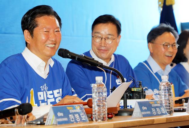 정청래, "흑돼지말이 1만원 너무 비싸"…맛본 뒤엔 "못 주겠다"