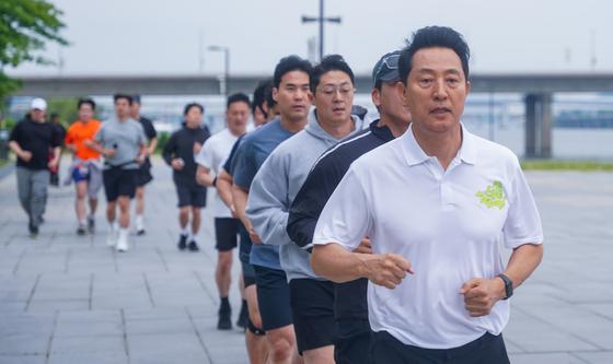 한강 러닝하는 오세훈 후보