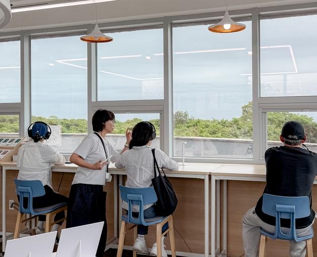 제주의 푸른 풍경과 소리를 담은 '사운드벙커 제주' 개관