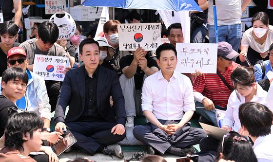 장동혁 대표·김민수 최고위원, 핸드볼경기장 개표소 방문