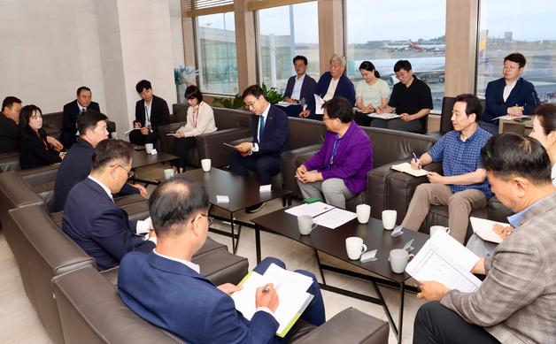 위성곤 제주지사 당선인, 항공사에 '제주도민 우선좌석제' 제안