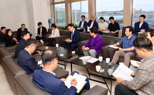 위성곤 제주지사 당선인, 항공사에 '제주도민 우선좌석제' 제안