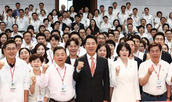 오세훈 시장, 국민의힘 서울시당 지방선거 당선자들과 함께