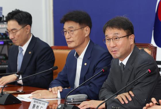 與 "제주 하늘길 좌석난 해결위해 7월부터 노선 증편 추진"