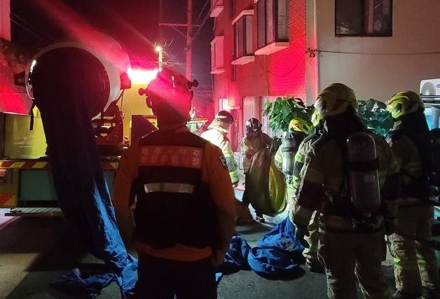 한밤 제주 지하주택서 연기가…50대 1명 병원 이송
