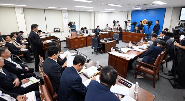 제주도 "섬식 정류장 존폐, 올 하반기 '숙의형 공론화'로 결정"