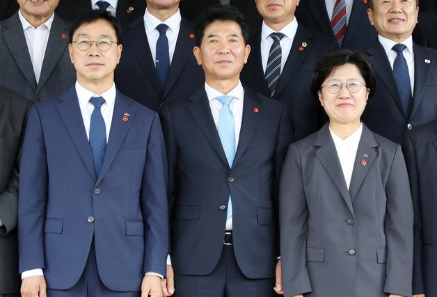 위성곤 "저는 의회주의자"…제주도의회와 소통·협력 약속