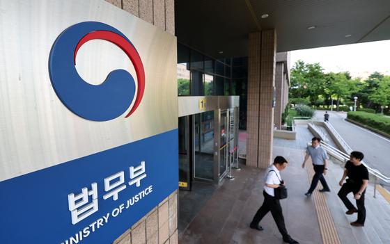 외국인 불법행위 단속 강화…배달업 등 불법 취업 유학생 강제퇴거