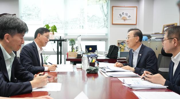 3개월간 매일 항공좌석 5000석 줄어…위성곤, 정부에 제주 교통대책 건의