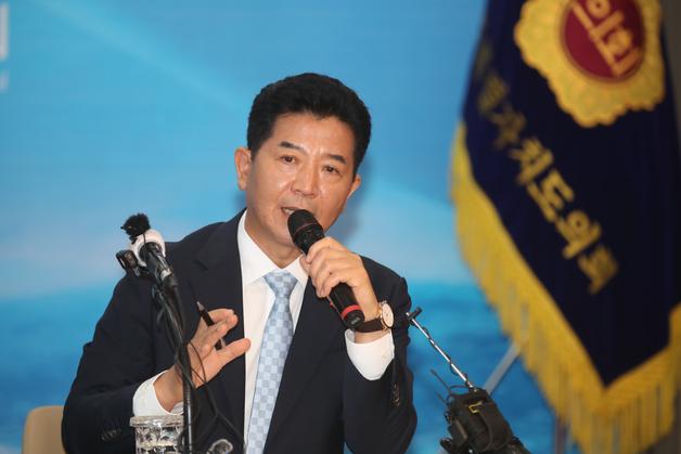 송영훈 제주도의회 의장, 관권선거 개입 의혹에 "심려 끼쳐 송구"