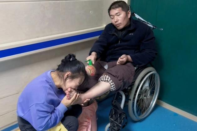 아이 구하려다 식물인간 된 남편…아내가 5년간 발가락 깨물자 기적이!