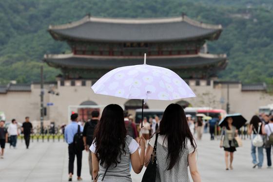 광복절 연휴 전국 비…남해안·제주 최대 200㎜ 폭우(종합)