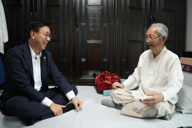 102세 강태선 애국지사 "독립유공자 후손 자긍심 갖고 살 수 있게 해야"