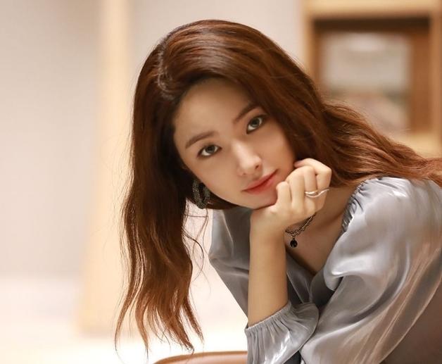 생일 하루 전 '친일파 핏줄' 알려진 하영…"눈물 흘려 드라마 촬영 중단"(상보)