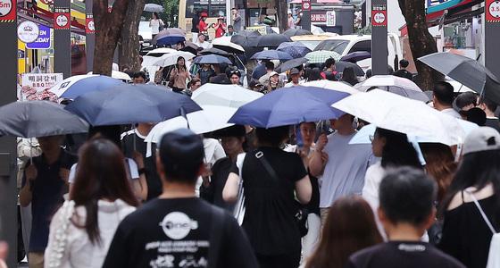사흘새 제주 한라산 375.5㎜…해안엔 1시간 62.5㎜ '물폭탄'