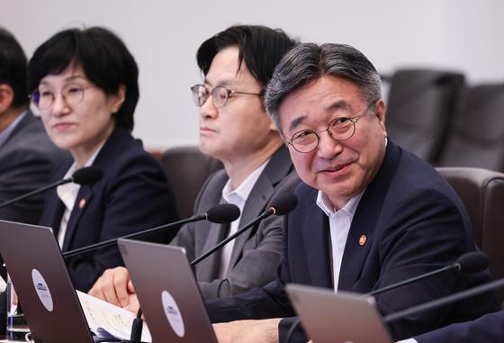 윤호중 "경찰관 비위·기강해이에 국민 불안…재발방지 대책 마련"