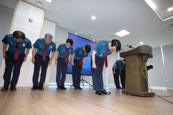 고평기 제주경찰청장 "경찰 책무 저버리고 지울 수 없는 상처 드려" 사과