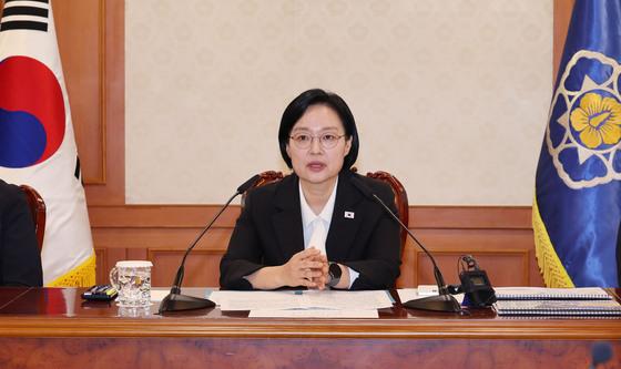 한 총리 "경찰 개혁기구 외부에 있어야…검경 아닌 시스템의 문제"