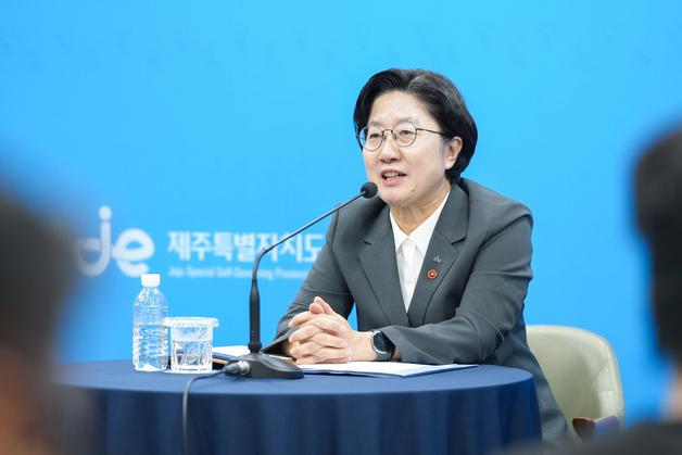 고의숙 제주도교육감 "임기 안에 정무부교육감 임명 않겠다"