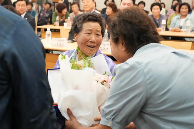 평생 '제주바당' 지킨 해녀들 은퇴식…"새로운 출발 응원"