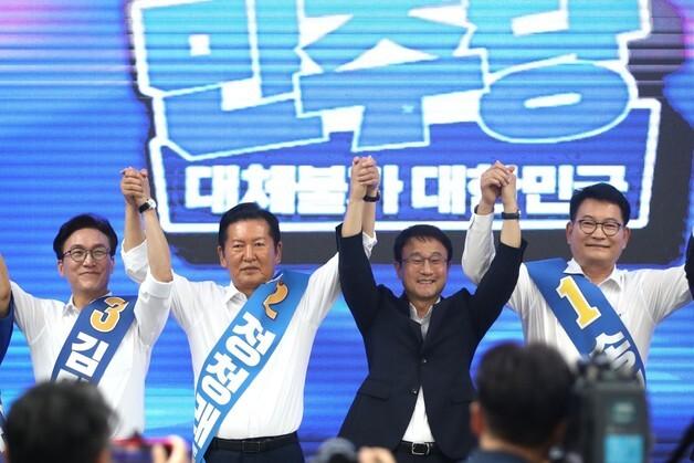 민주당 전대 제주·인천 순회경선 시작…鄭 선두 유지 vs 金 역전 주목