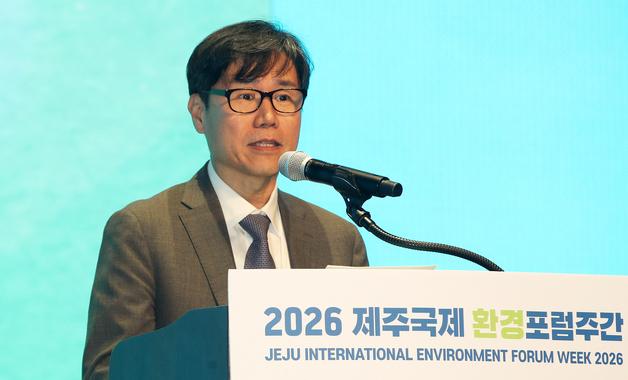 "순환경제는 소비를 정당화하는 경제 아닌 '소비 성찰하는 경제'"