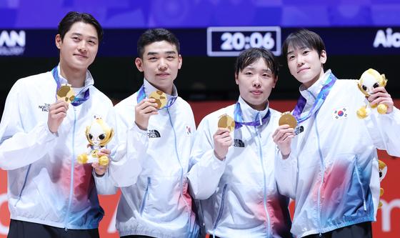 금메달 든 어펜저스