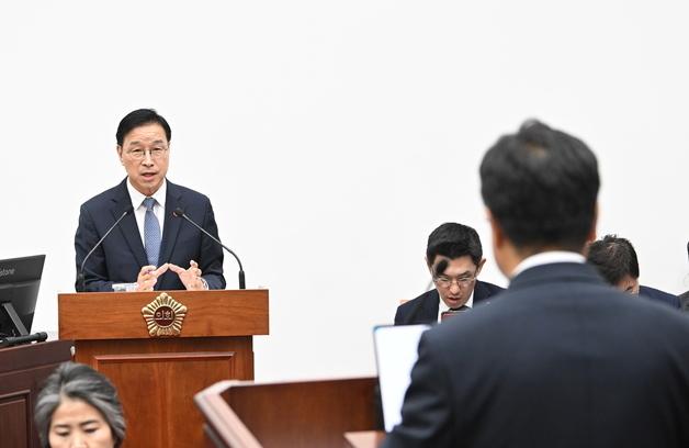 위성곤 "제주 환경보전분담금 대신 자연자산 이용료 인상 검토"
