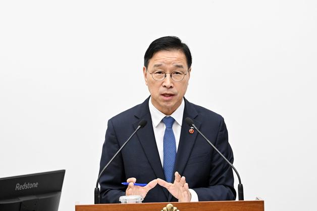 위성곤 제주지사 "칭다오 항로 정부 투자심사 누락, 행정 실수"