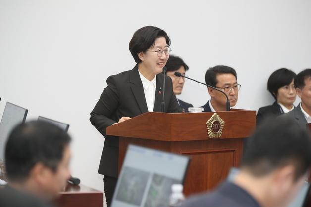 고의숙 제주교육감, '전임자 흔적 지우기식 행정' 비판에 "오해"