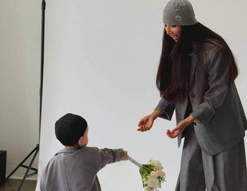 문가비, '정우성 혼외자' 아들 사진 '무단 AI 합성'에 분노…"명백한 허위"