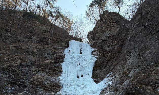 꽁꽁 언 춘천 구곡폭포