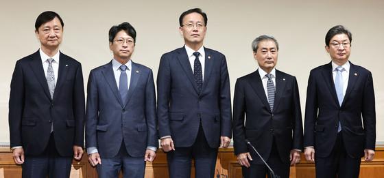 한자리에 모인 경제 수장들… 시장 상황 점검