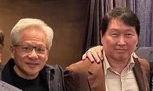 대만서 회동한 최태원·젠슨 황 '어깨동무'