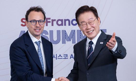 기념촬영 하는 이재명 대통령·다리오 아모데이 앤트로픽 CEO
