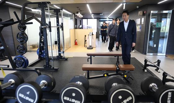 청년안심주택 피트니스 공간 둘러보는 오세훈 시장
